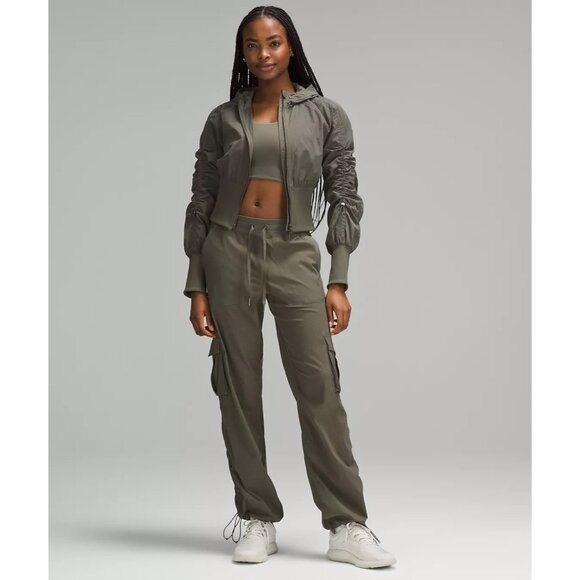 Lululemon Women's Dance Studio Relaxed-Fit Mid-Rise Cargo Pants Green - Picture 1 of 12